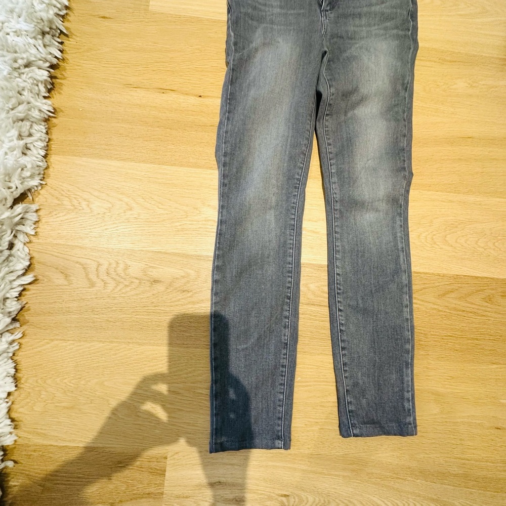 PAIGE Gray Skinny Jeans Versatile and Stylish